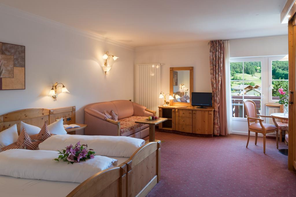 Hotel Zum Wolf Castelrotto Habitación foto