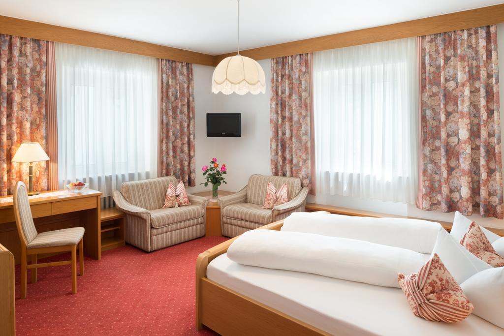 Hotel Zum Wolf Castelrotto Habitación foto